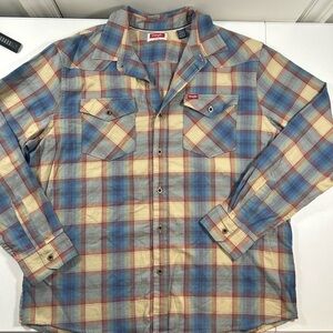 Men’s wrangler Plaid Button-Up Shirt
